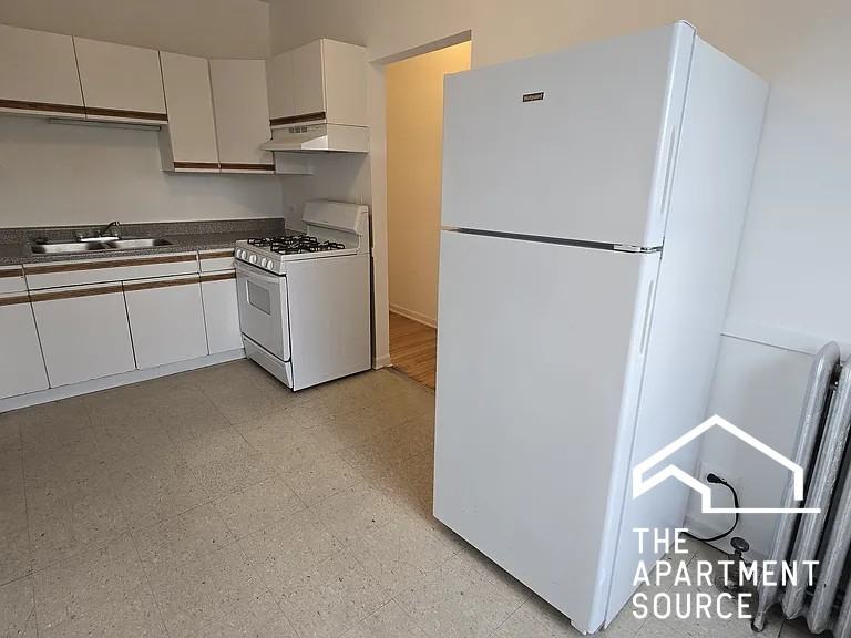 7726 N Marshfield Ave #3A - Photo 6 of 12