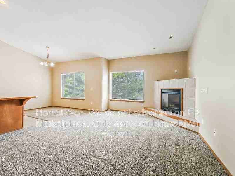819 S Russell St - Photo 2 of 23