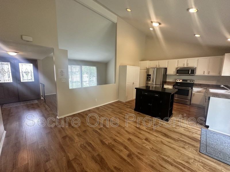 29362 Hillrise Dr - Photo 7 of 25