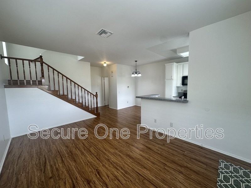 86 Maegan Pl #5