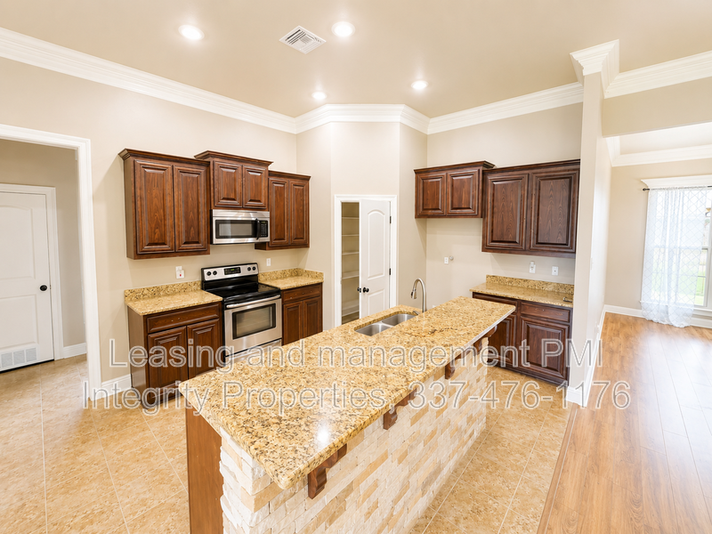 213 Woodhaven Rd - Photo 5 of 14