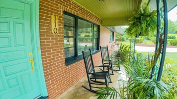 featured image of 110 Willow Dr
