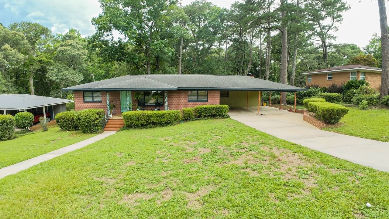 110 Willow Dr - Photo 2 of 50