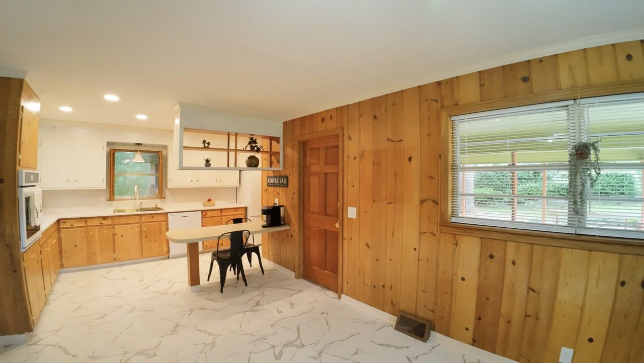 110 Willow Dr - Photo 6 of 50