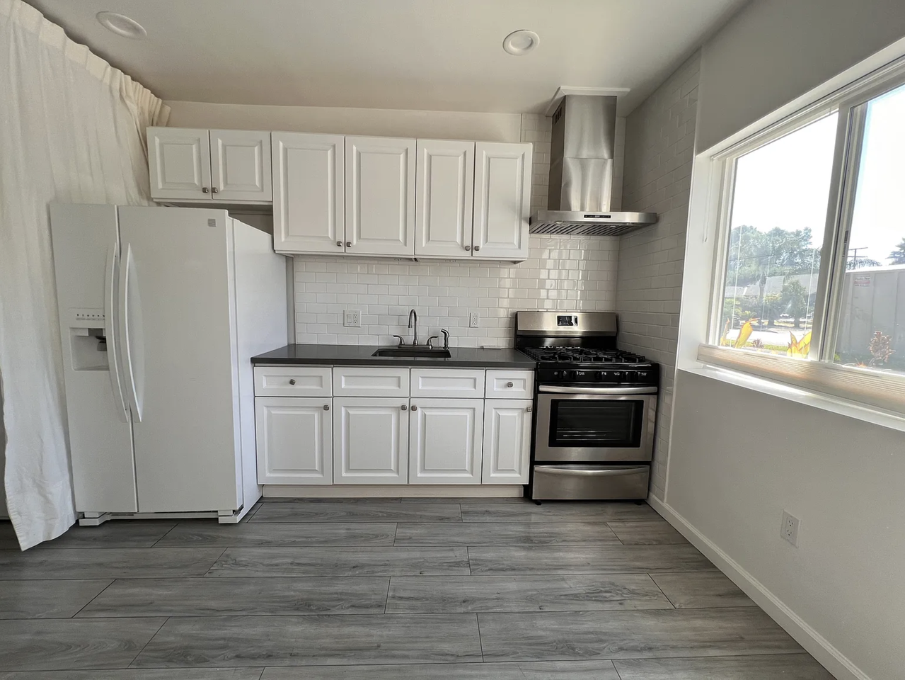 18617 Community St #1 - Photo 2 of 4