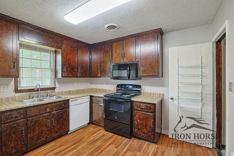 229A N Burson Ave - Photo 7 of 24
