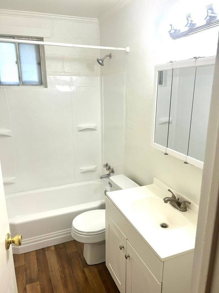 827 15th Half St #817D - Photo 3 of 5