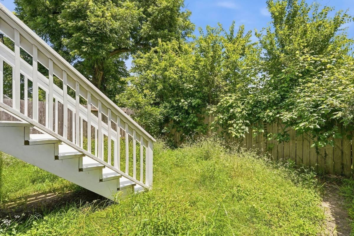 2218 Bringhurst St #B - Photo 2 of 10