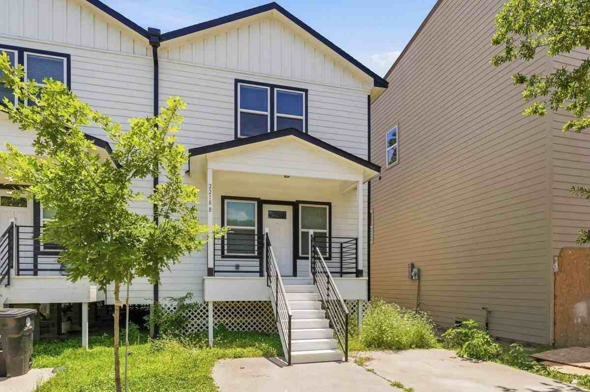 2218 Bringhurst St #B - Photo 3 of 10