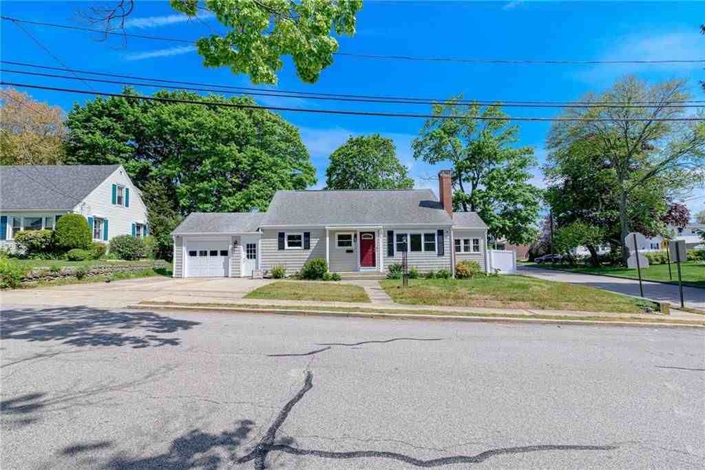 76 Crossland Rd - Photo 3 of 30