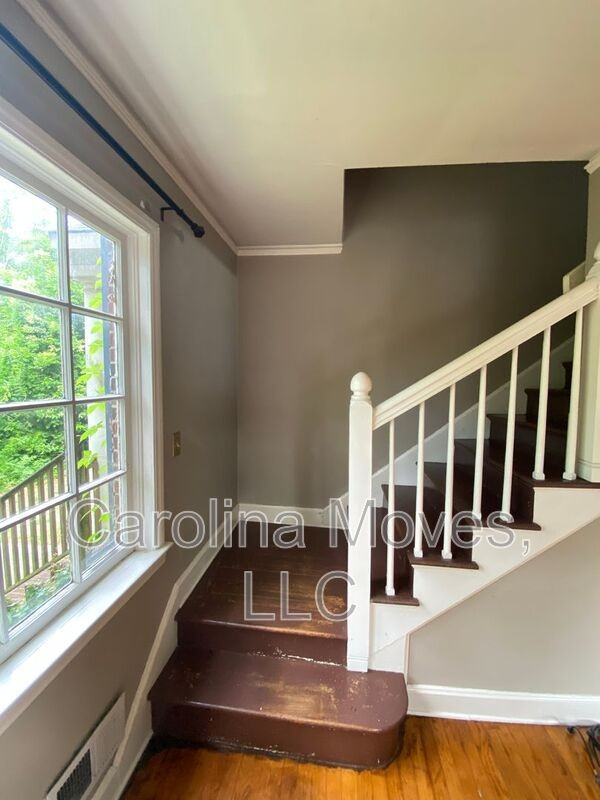 808 N Main St - Photo 7 of 11