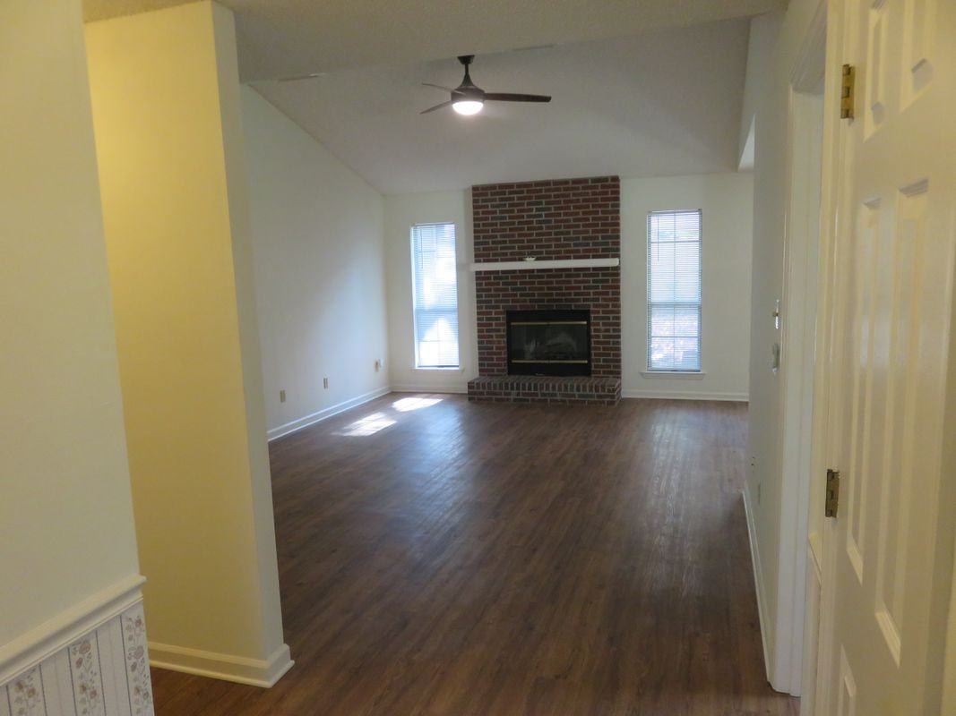 432 Merlin Way - Photo 3 of 15