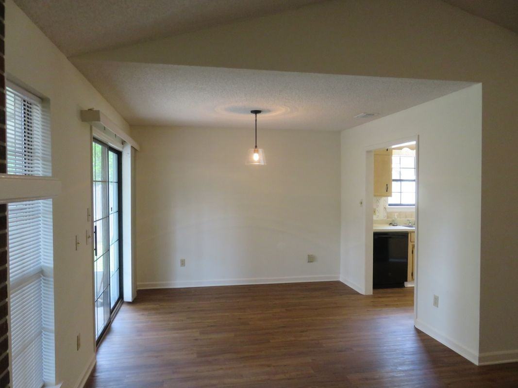 432 Merlin Way - Photo 5 of 15