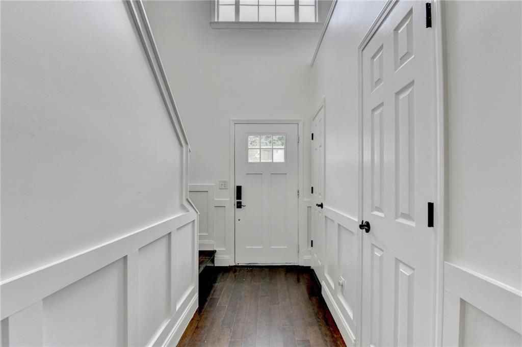 725 Manor Glen Dr - Photo 3 of 46