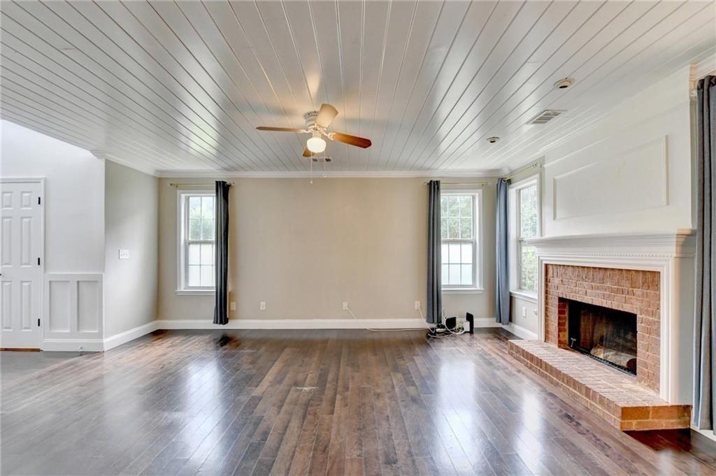 725 Manor Glen Dr - Photo 7 of 46