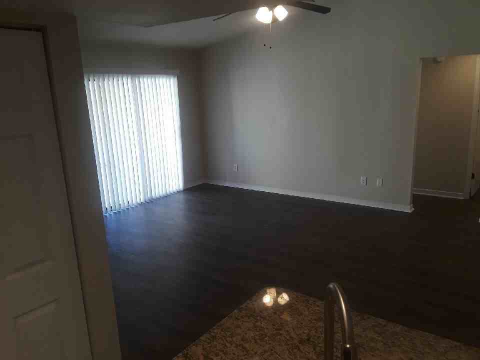 1503 Challenger Ct W - Photo 6 of 13