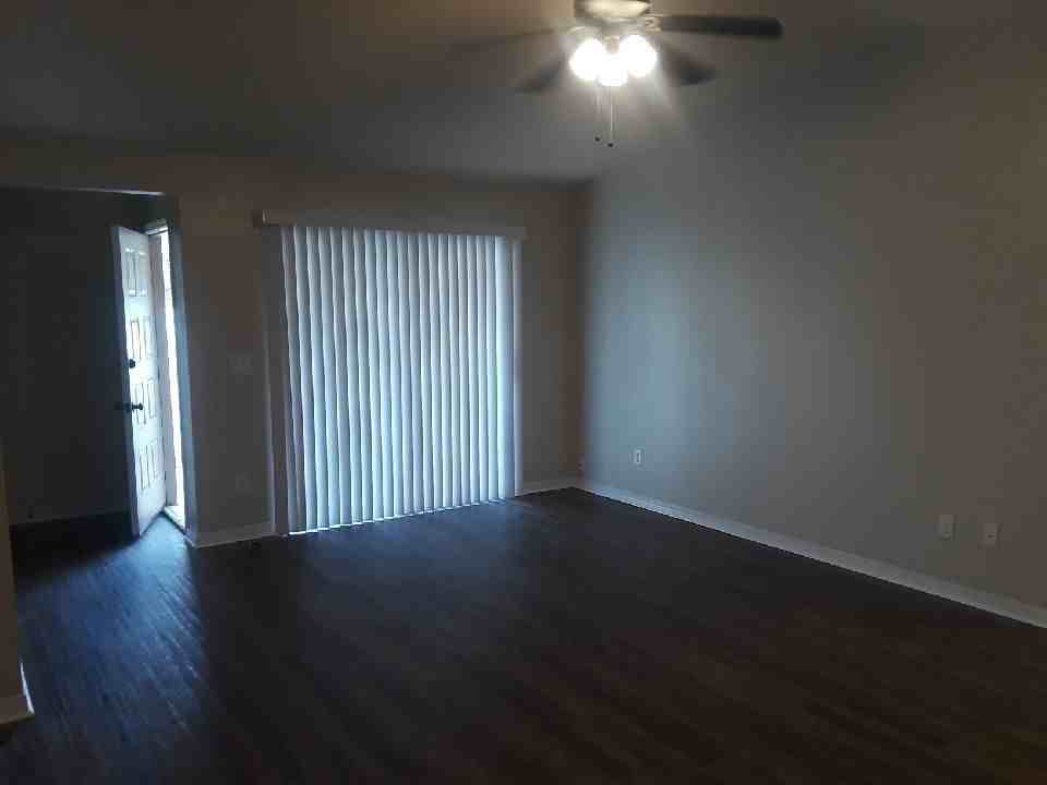 1503 Challenger Ct W - Photo 7 of 13