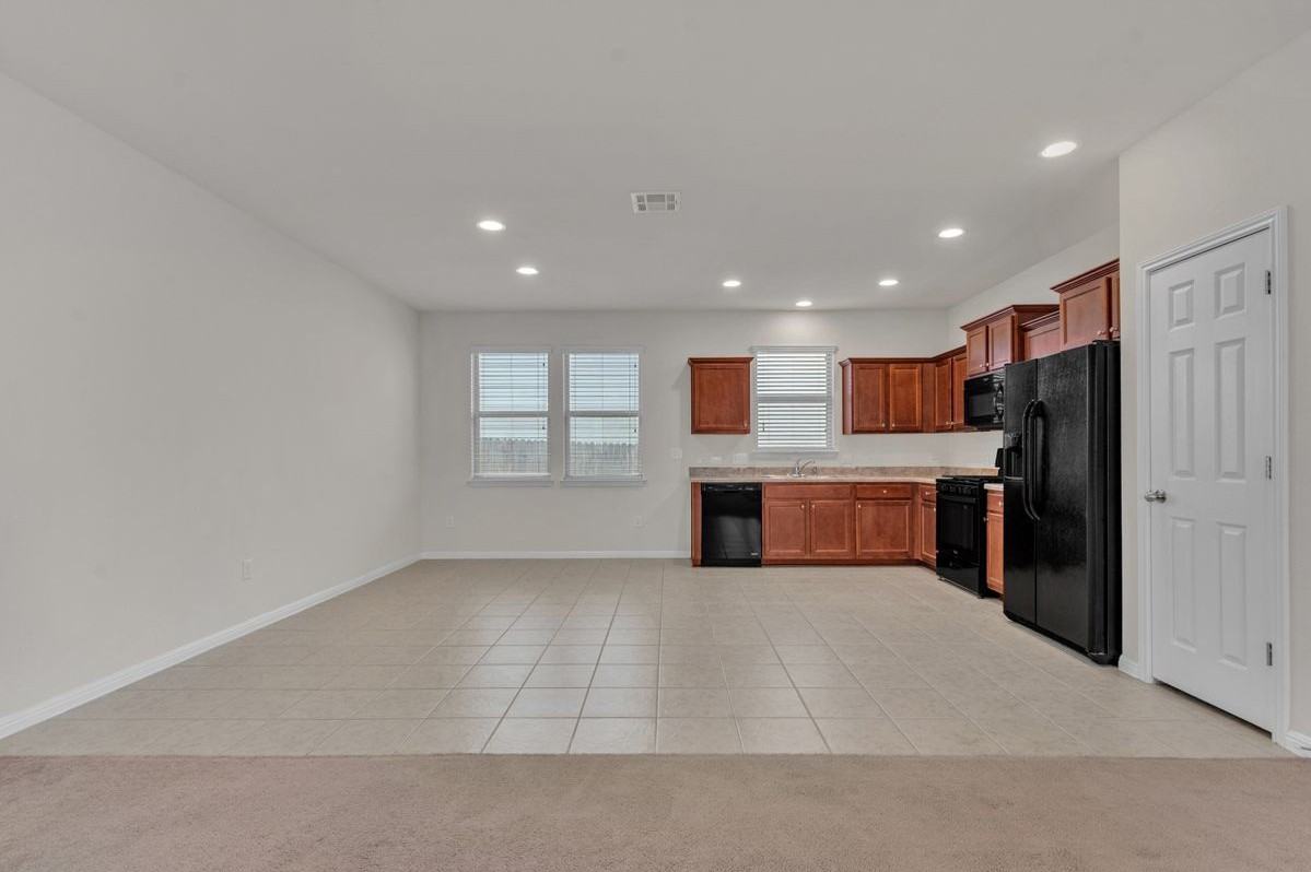 535 Twisted Oaks Ln - Photo 2 of 32