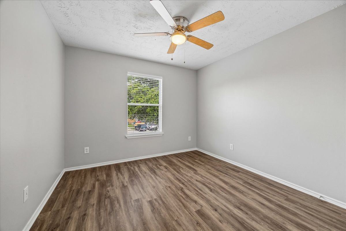 21211 Grand Linden Ct - Photo 4 of 10
