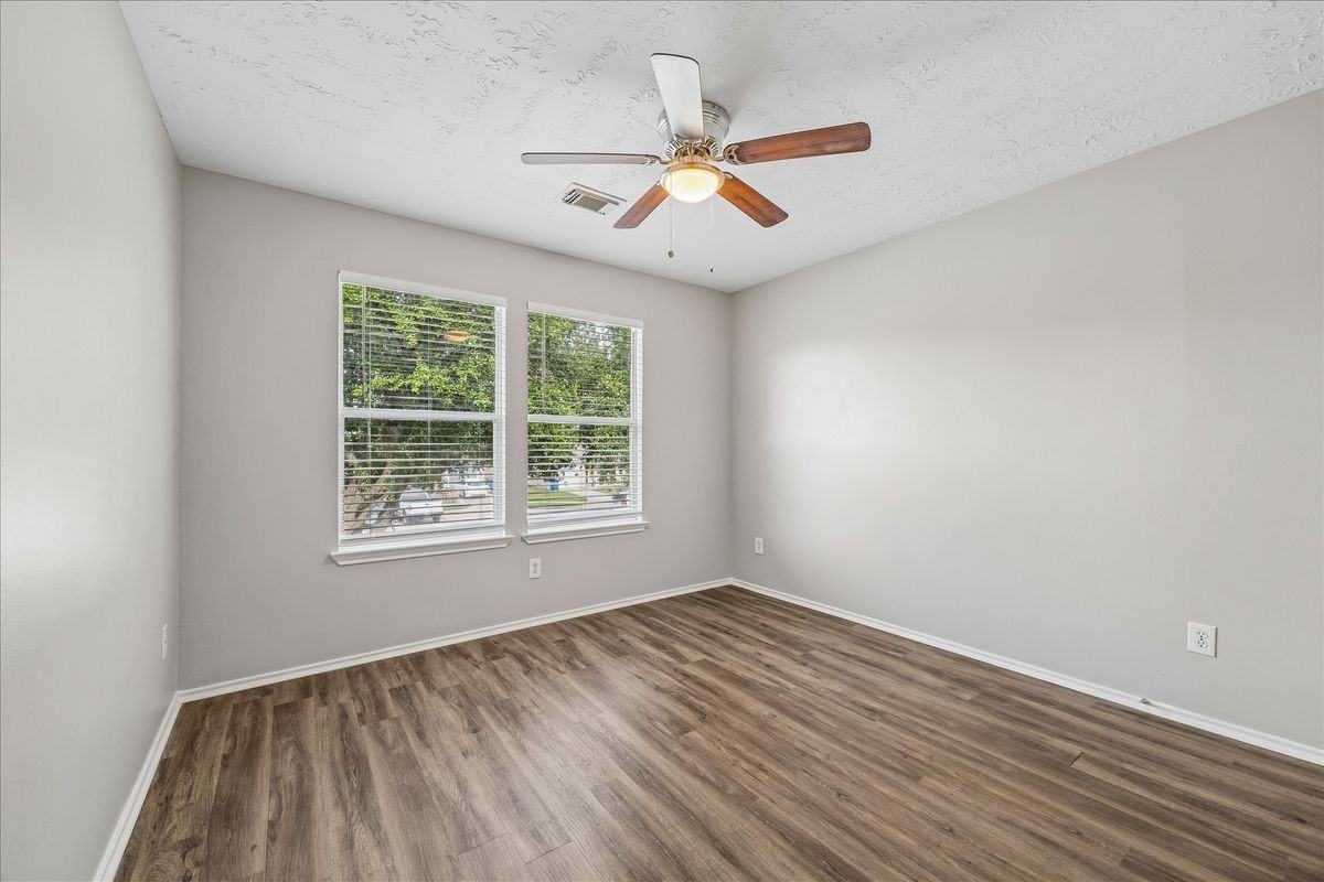 21211 Grand Linden Ct - Photo 5 of 10