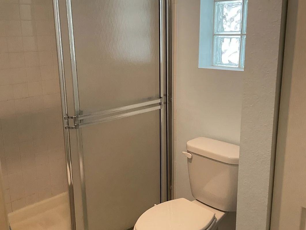 819 Montrose Dr ##202 - Photo 7 of 16