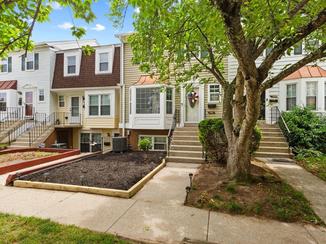 1488 Orleans Ct - Photo 2 of 34