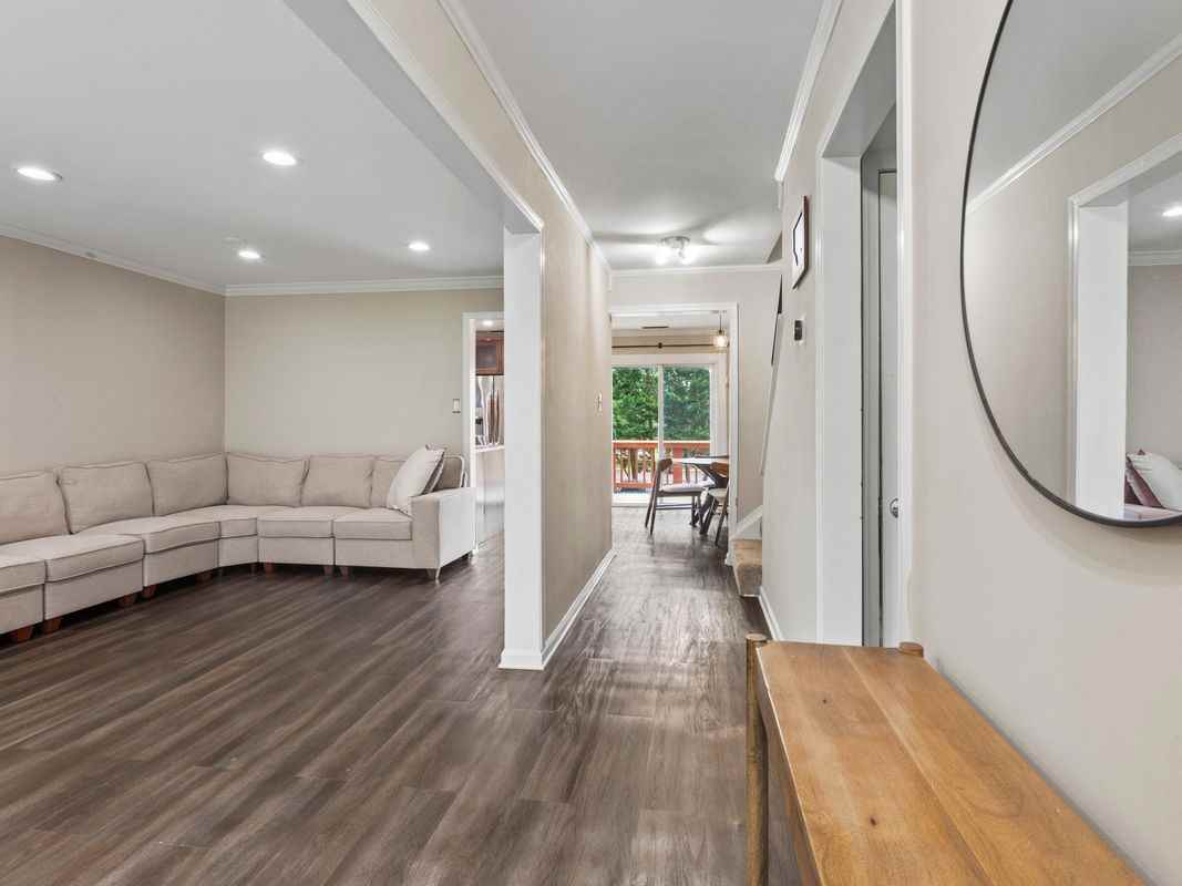 1488 Orleans Ct - Photo 3 of 34