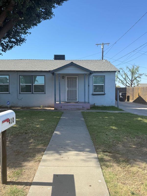 410 E San Joaquin Ave