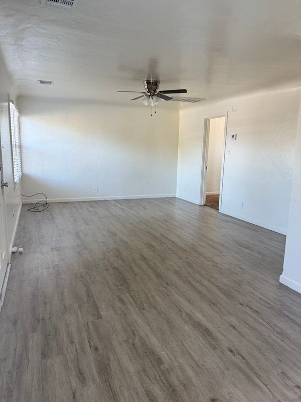 410 E San Joaquin Ave - Photo 3 of 11