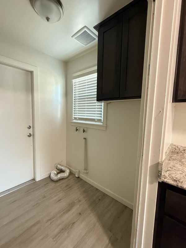 410 E San Joaquin Ave - Photo 7 of 11