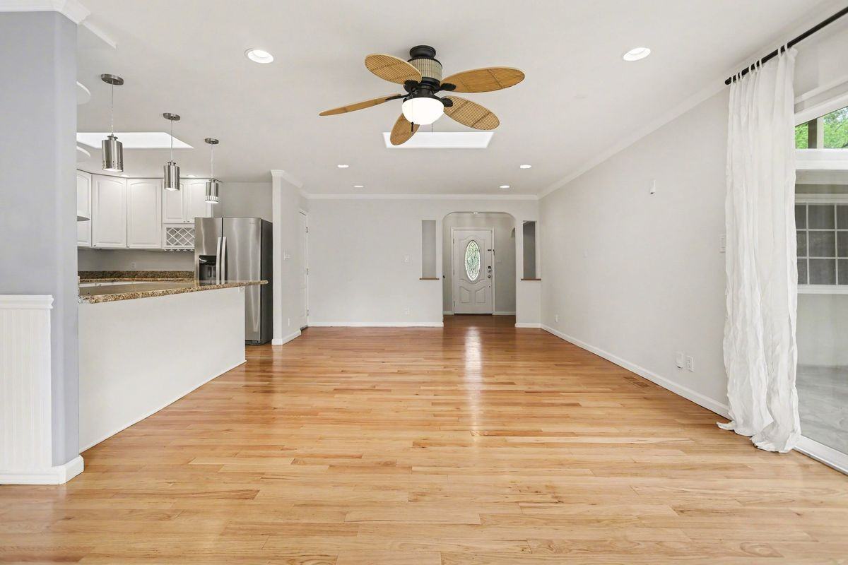 4 Dale Ct - Photo 5 of 32
