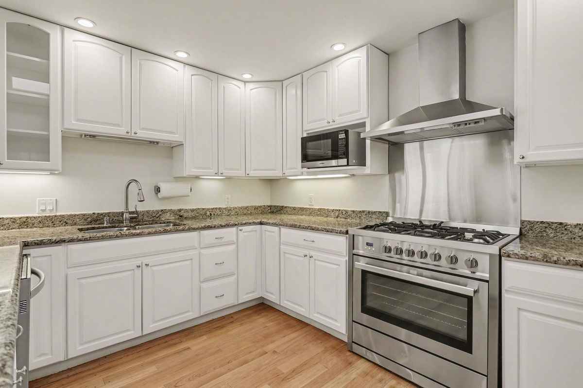 4 Dale Ct - Photo 7 of 32