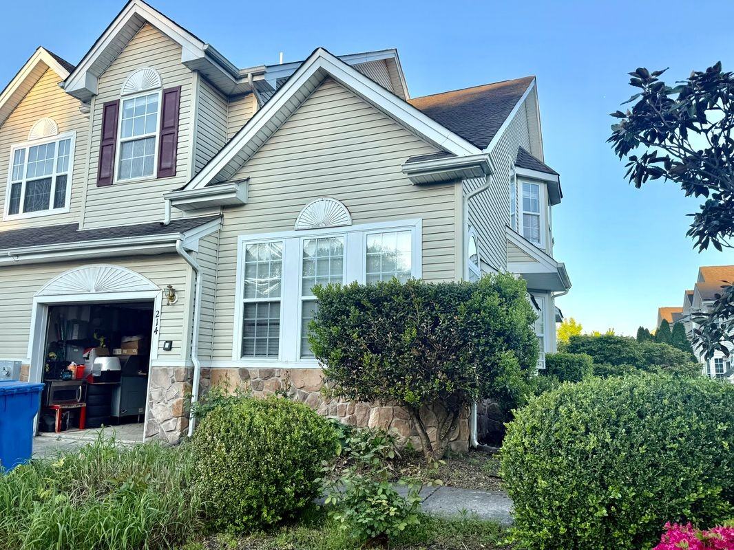 214 Westbrook Dr - Photo 2 of 8