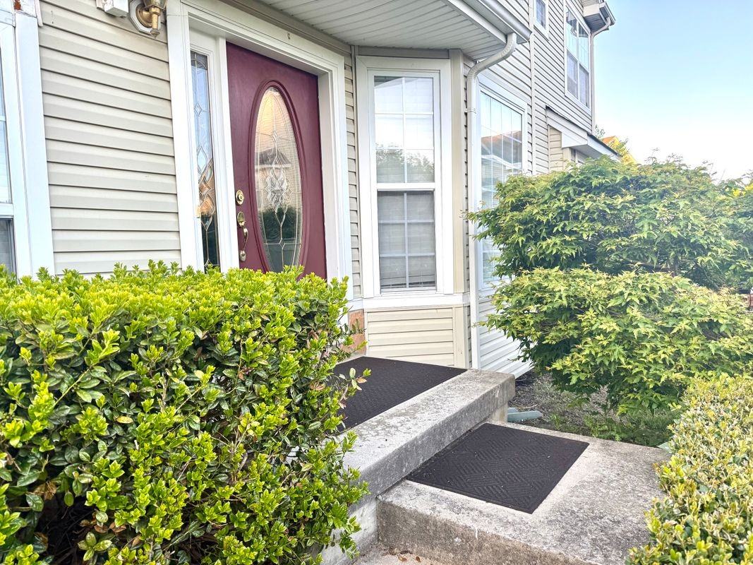 214 Westbrook Dr - Photo 4 of 8