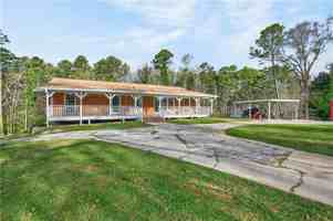 featured image of 3460 Maynard Cir