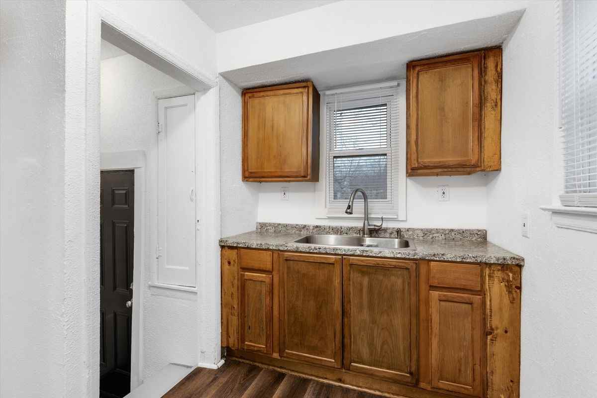 12244 Woodmont Ave - Photo 5 of 12