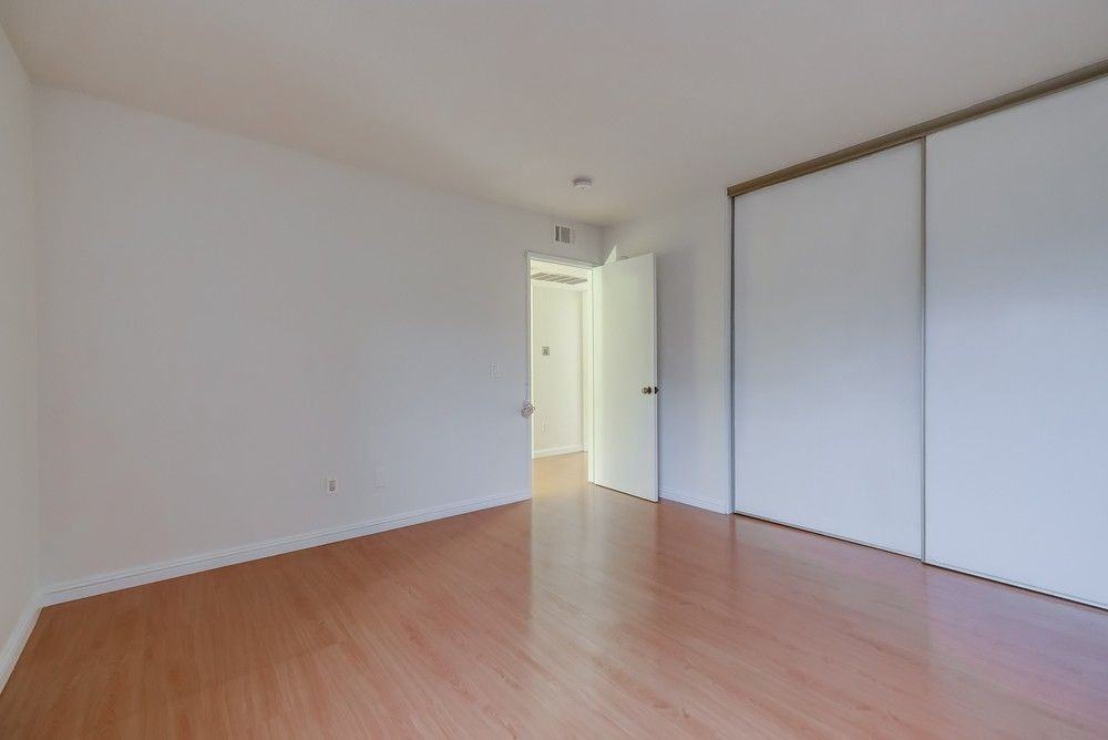 1077 W Kensington Rd ##3 - Photo 6 of 49