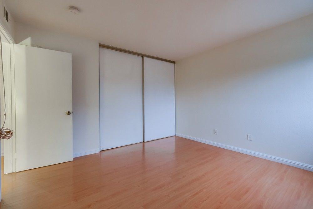 1077 W Kensington Rd ##3 - Photo 7 of 49