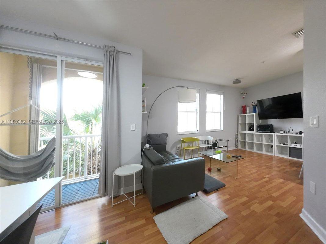 130 Jacaranda Country Club Dr ##203