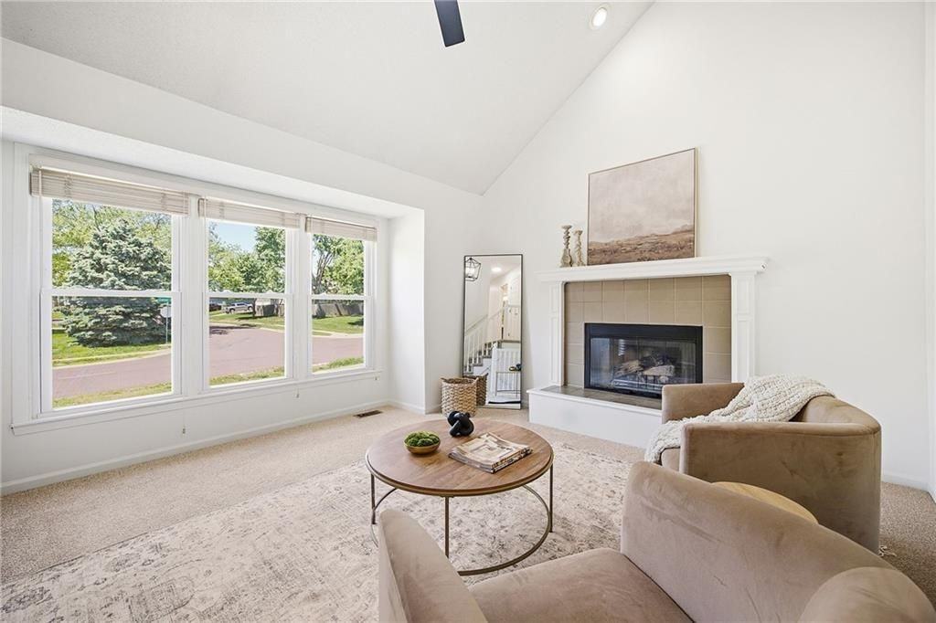 15209 Lamar Ave - Photo 2 of 18