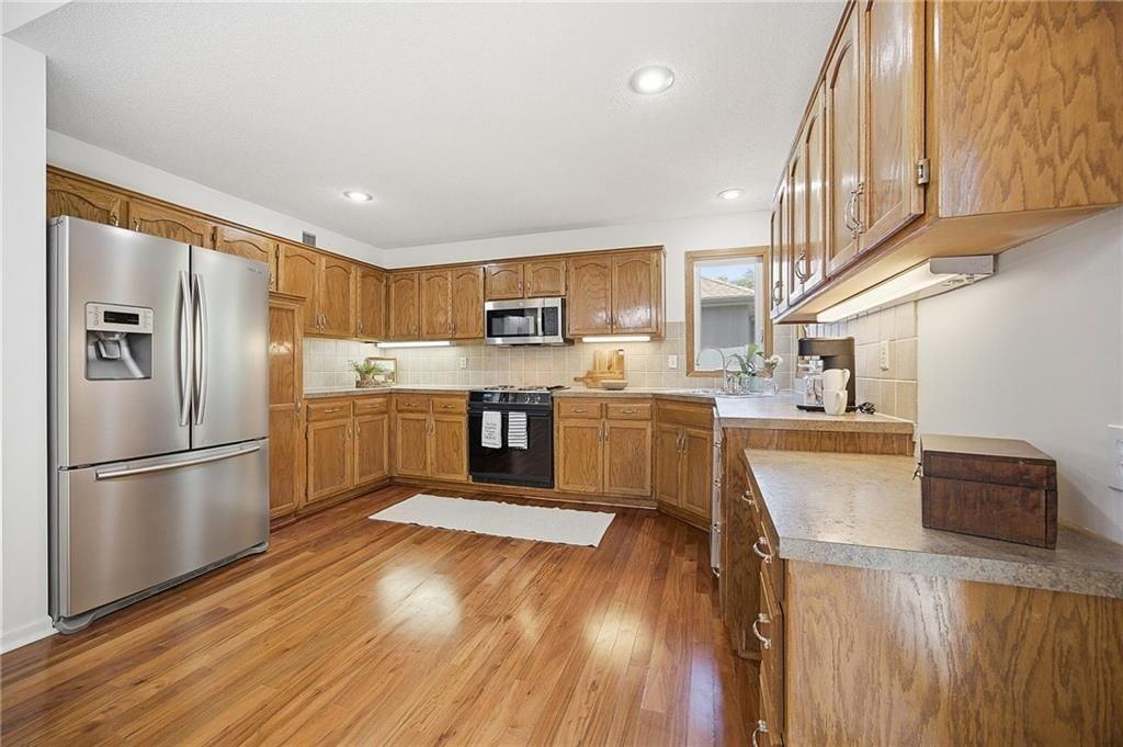 15209 Lamar Ave - Photo 7 of 18