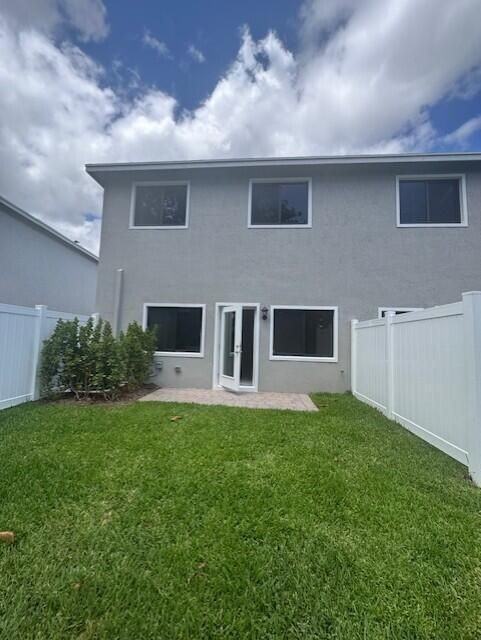 4844 Dillon St - Photo 2 of 8