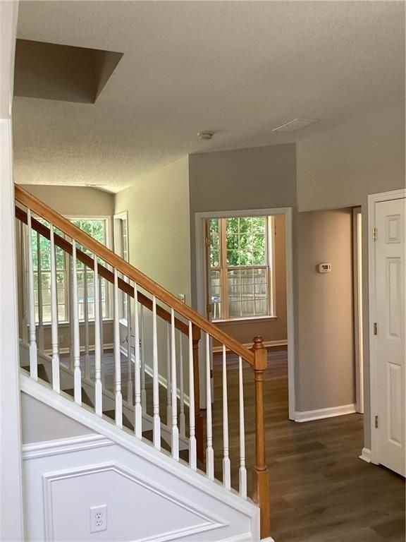 550 Ashland Pkwy - Photo 6 of 33