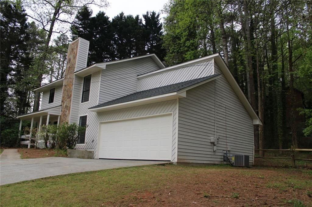1386 Williamsburg Ln - Photo 2 of 34
