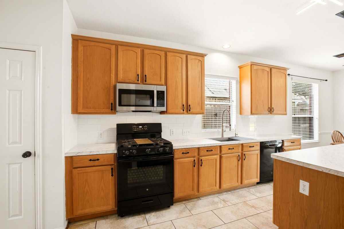 3906 Tigris Ridge Dr - Photo 5 of 44