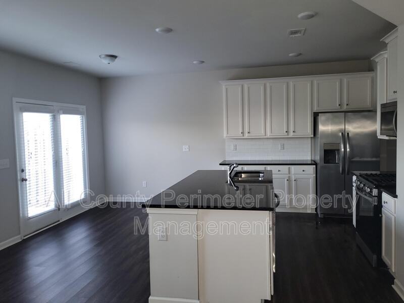 3796 Prospect Point Dr - Photo 4 of 15