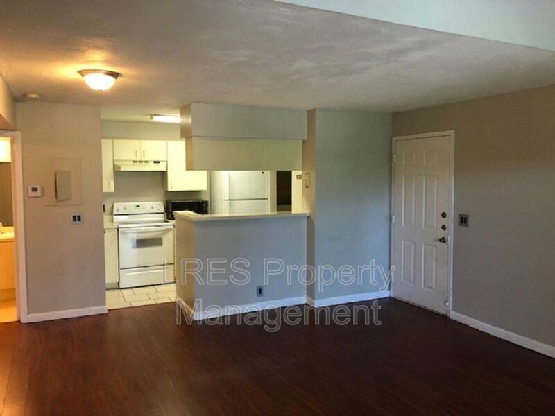 465 Forestway Cir - Photo 7 of 22