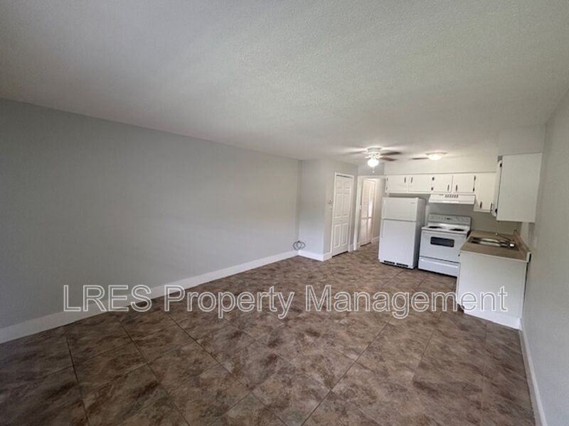 1031 Columbia Ave #K - Photo 5 of 16