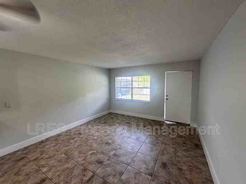 1031 Columbia Ave #K - Photo 6 of 16