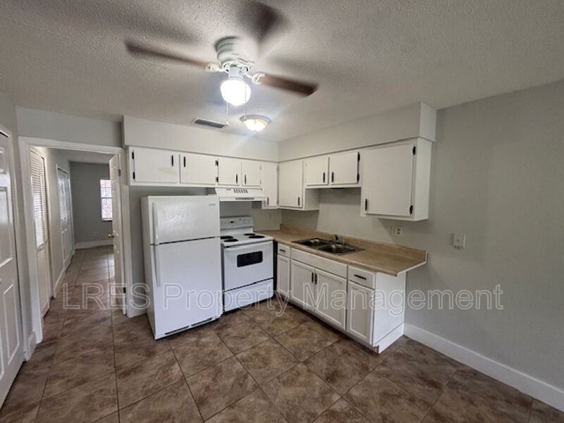 1031 Columbia Ave #K - Photo 7 of 16